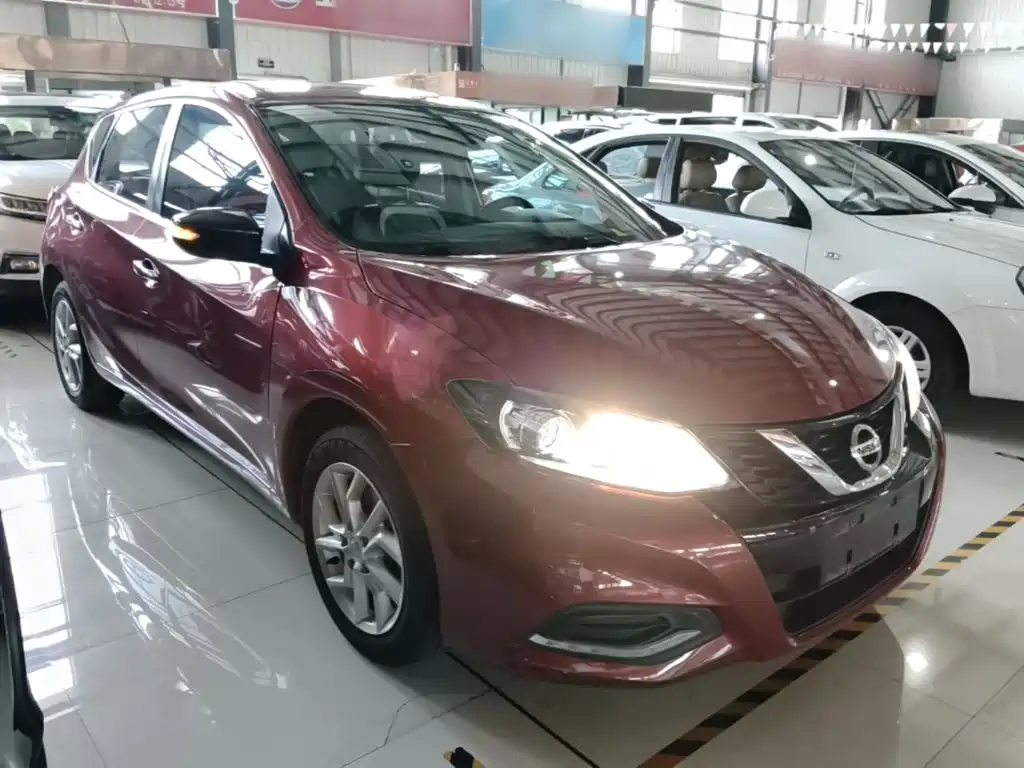 Nissan Tiida — миниатюра 4