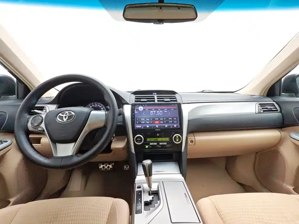 Toyota Camry 2012 2.0S