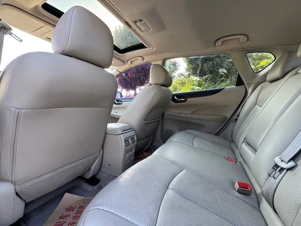 Nissan Tiida 2011 1.6L CVT