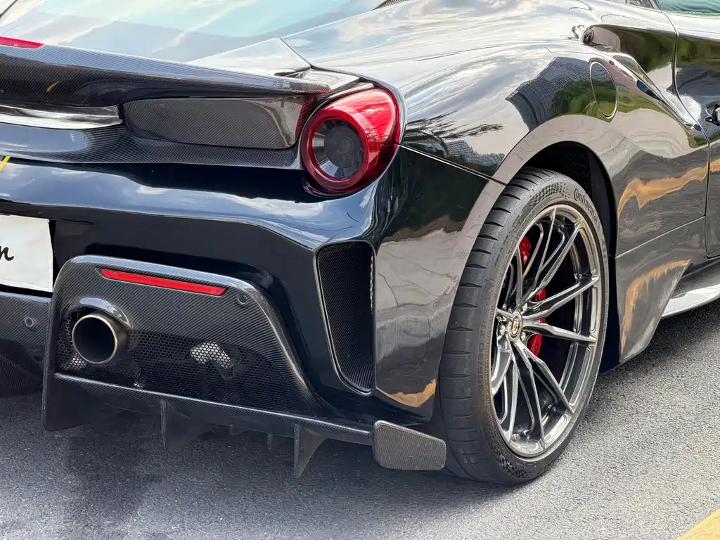 Ferrari 488 — миниатюра 10