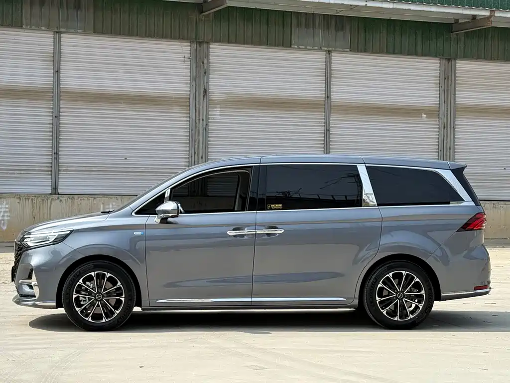 Roewe iMAX8 2022 400TGI