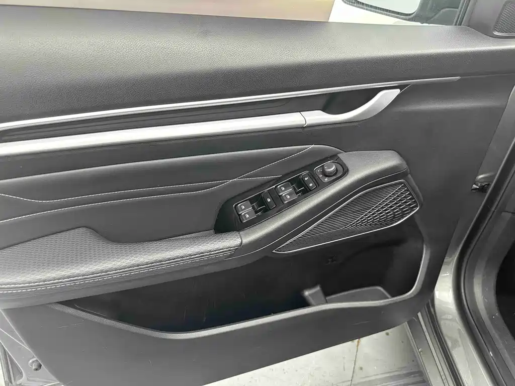 Geely Emgrand — миниатюра 10