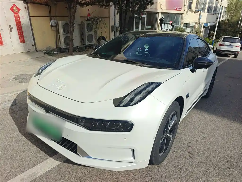Zeekr 001 2024