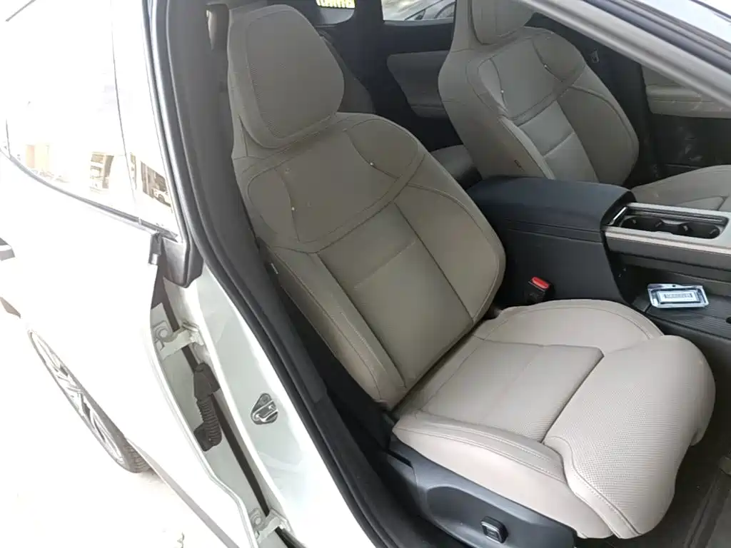 Volvo XC70 PHEV — миниатюра 25
