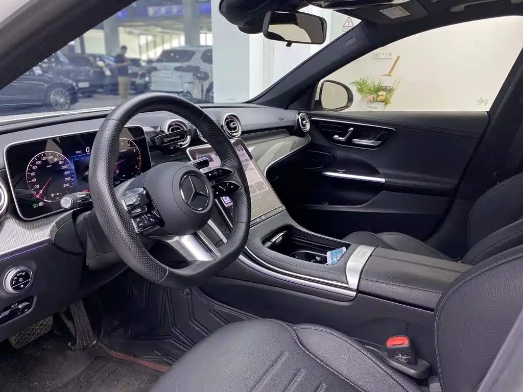 Mercedes-Benz C-Class — миниатюра 5