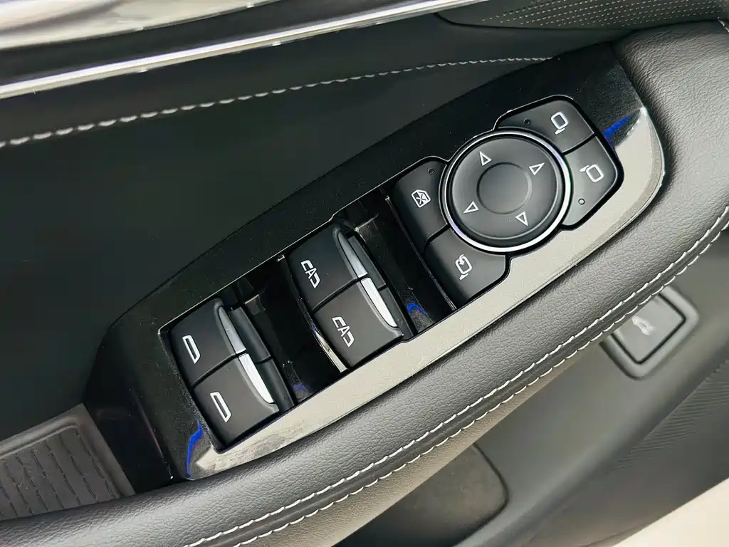 Cadillac CT5 — миниатюра 13