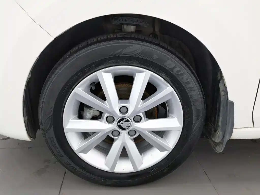 Skoda Rapid — миниатюра 17