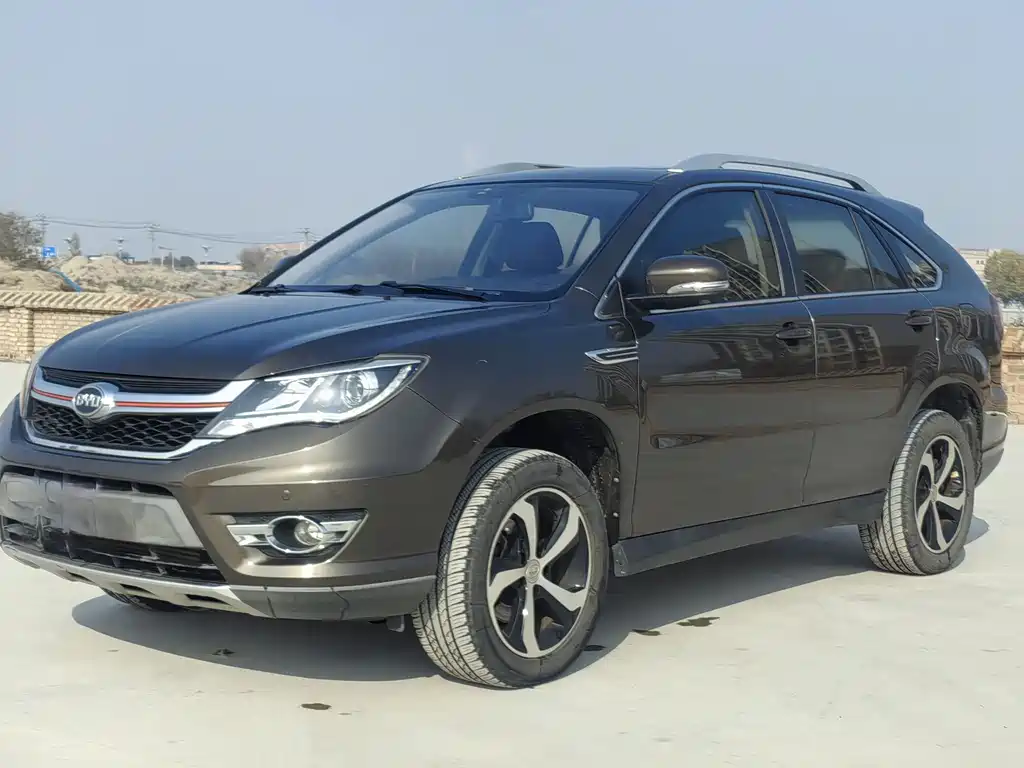 BYD S7