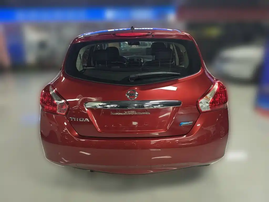 Nissan Tiida — миниатюра 8