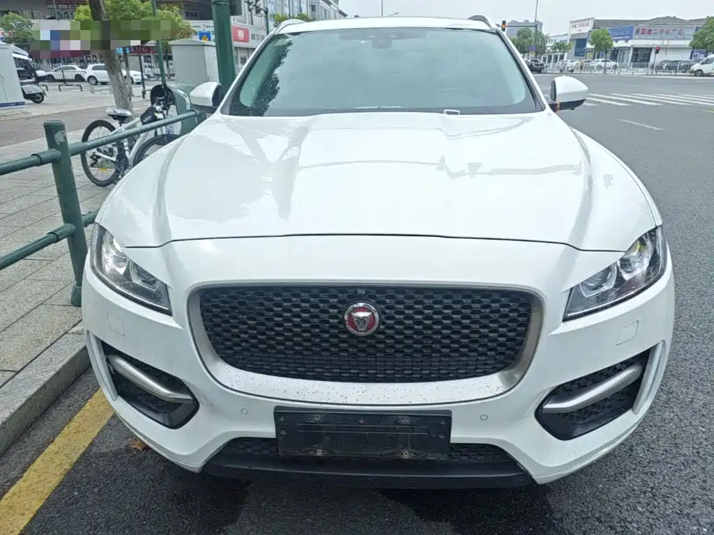 Jaguar F-PACE — миниатюра 3