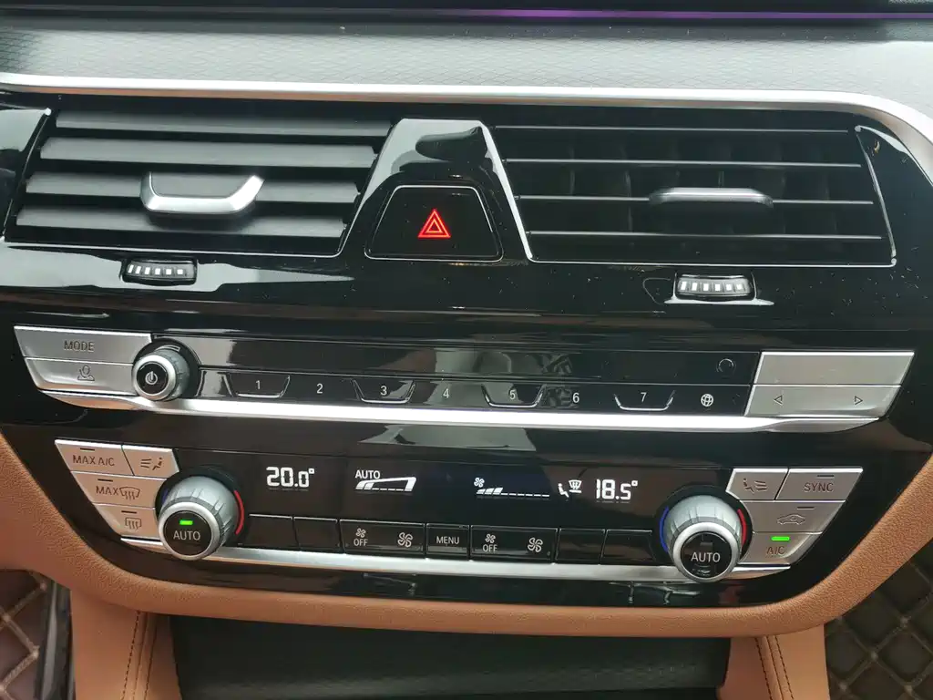 BMW 5 Series (Import) — миниатюра 8