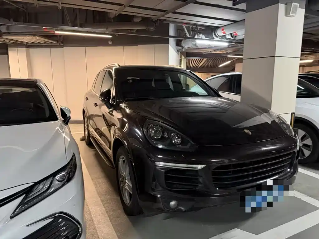 Porsche Cayenne — миниатюра 12