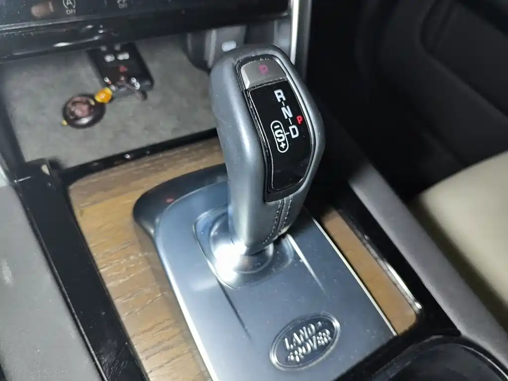 Land Rover Discovery Sport Hybrid — миниатюра 7