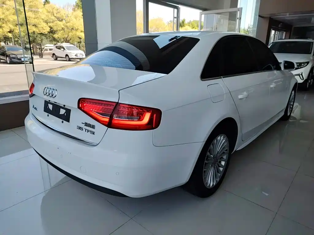 Audi A4L — миниатюра 7