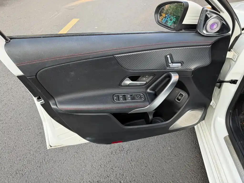 Mercedes-Benz A-Class — миниатюра 6