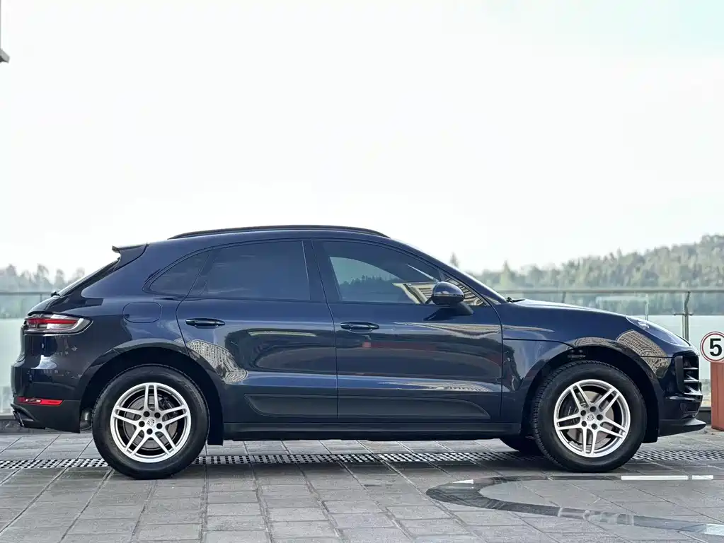 Porsche Macan — миниатюра 22