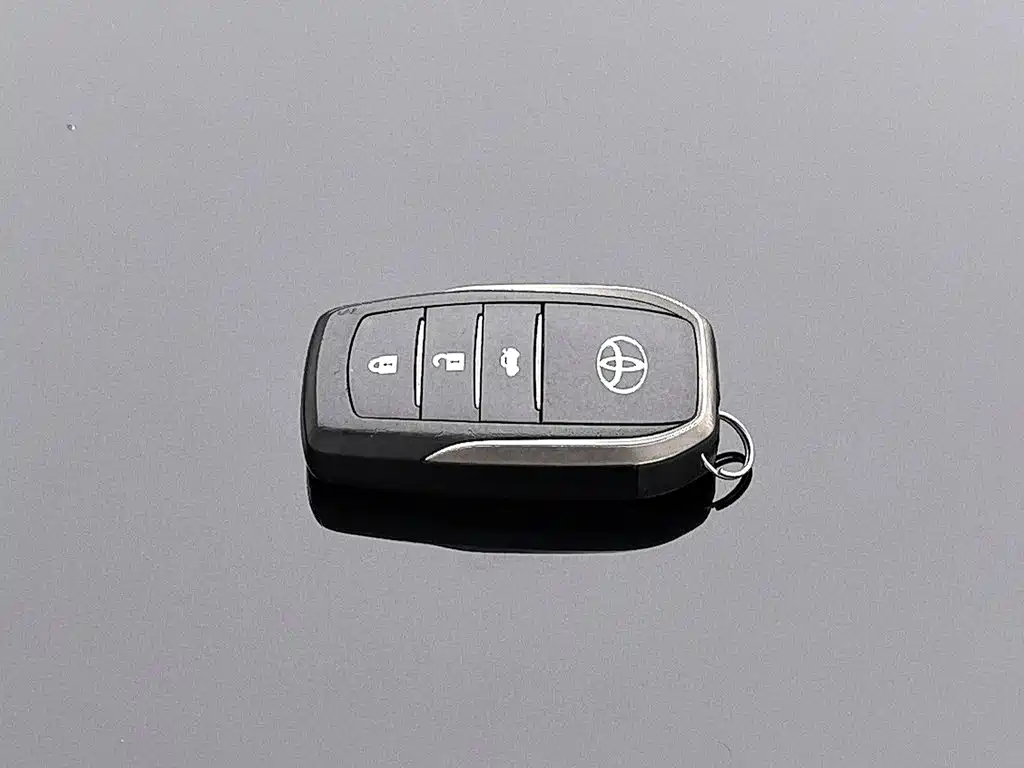 Toyota Camry — миниатюра 19