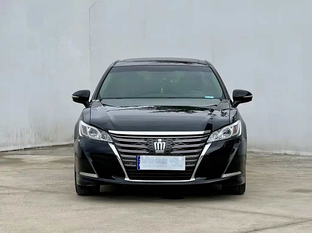 Toyota Crown — миниатюра 2