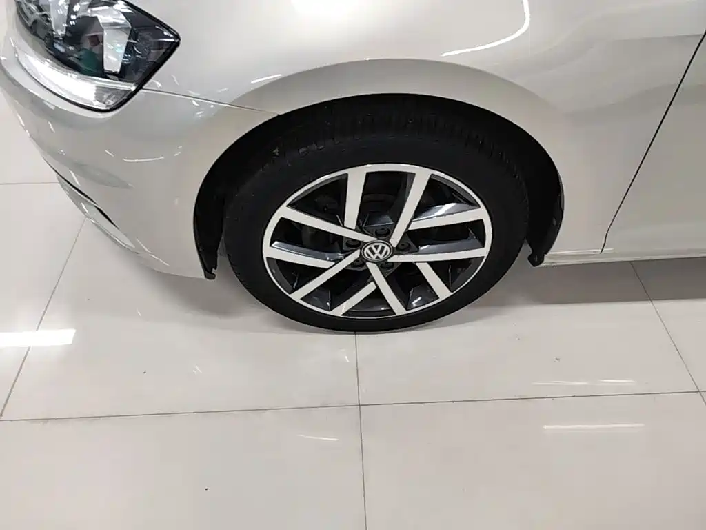 Volkswagen Golf — миниатюра 23