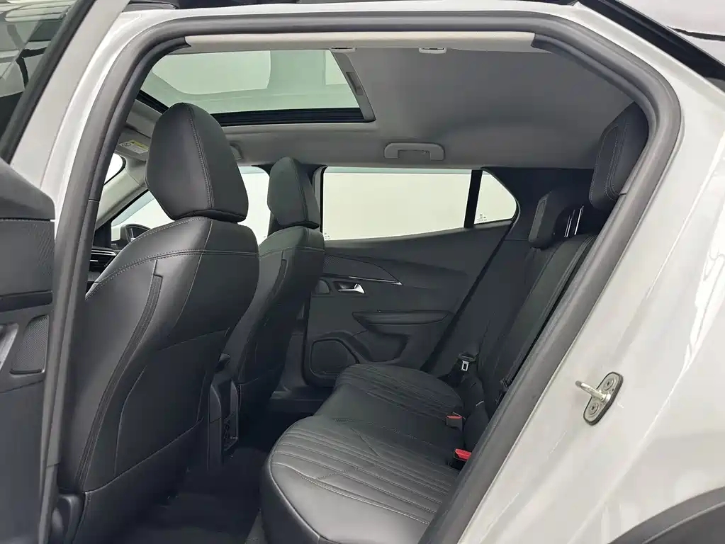 Peugeot 2008 — миниатюра 6