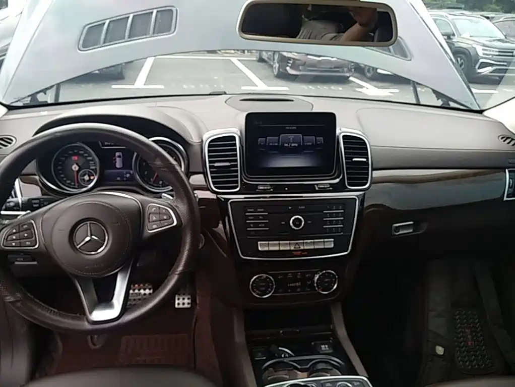 Mercedes-Benz GLS — миниатюра 13