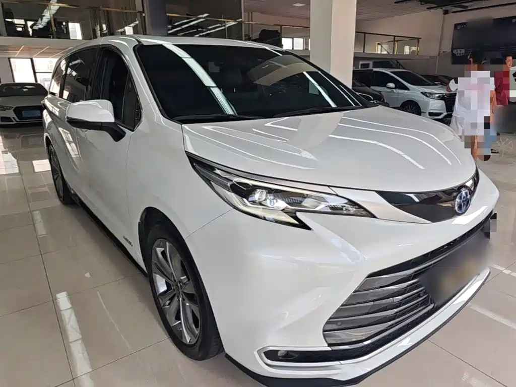 Toyota Sienna — миниатюра 4
