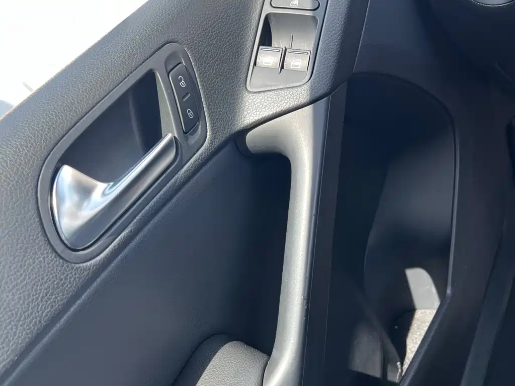 Volkswagen Tiguan — миниатюра 14