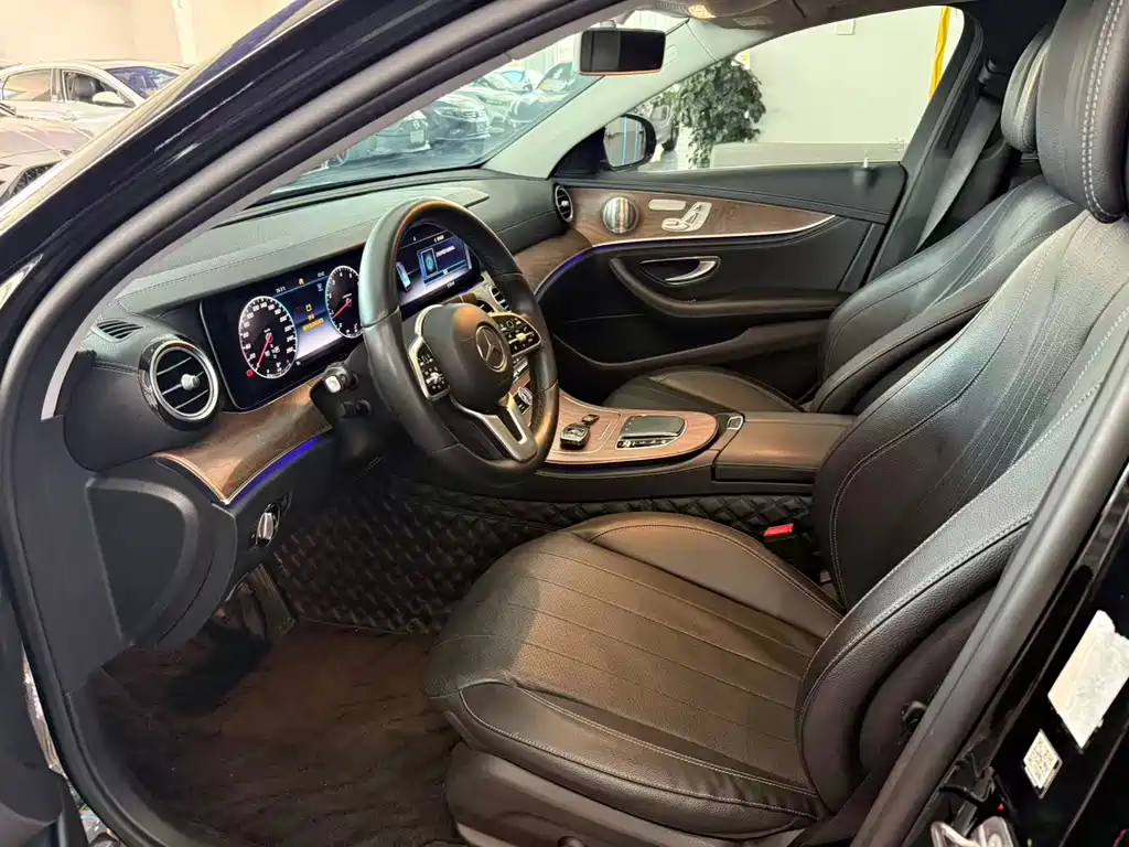 Mercedes-Benz E-Class — миниатюра 5