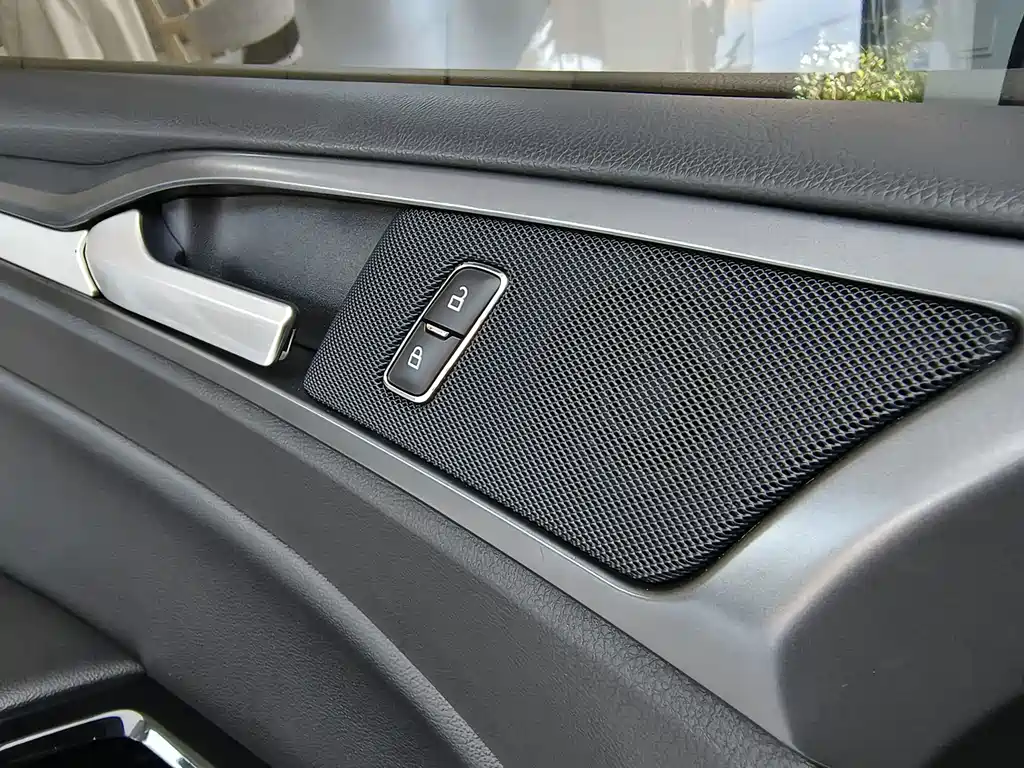 Ford Mondeo — миниатюра 16