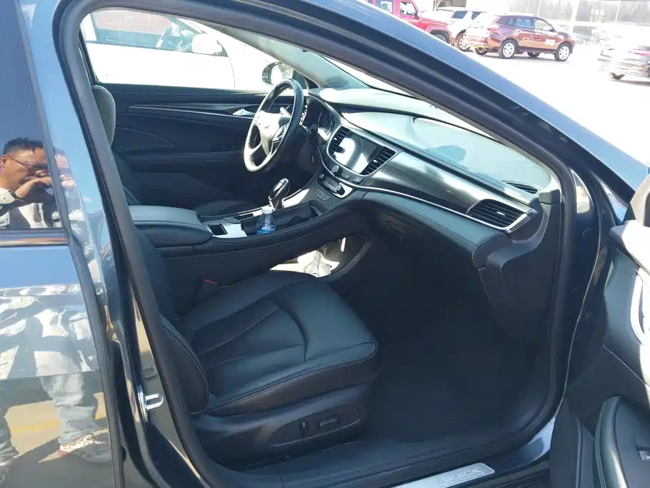 Buick LaCrosse — миниатюра 8