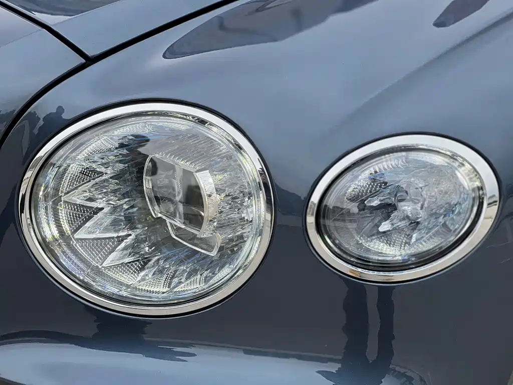 BENTLEY FLYING SPUR PLUG IN HYBRID