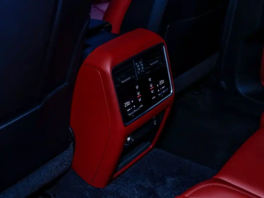 Porsche Cayenne Hybrid — миниатюра 11
