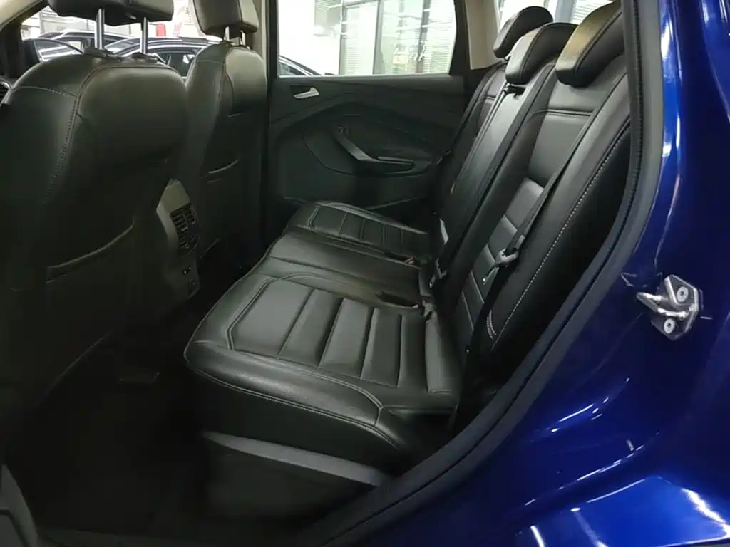 Ford Kuga — миниатюра 17