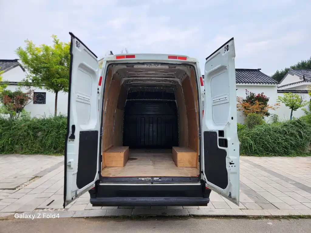 IVECO Ousheng — миниатюра 9