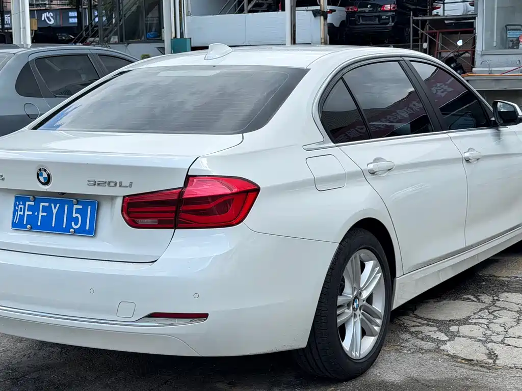 BMW 3 Series — миниатюра 4