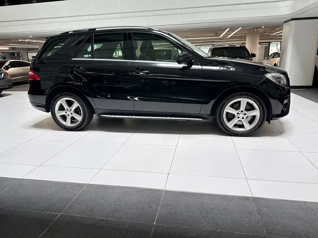 Mercedes-Benz M-Class — миниатюра 4