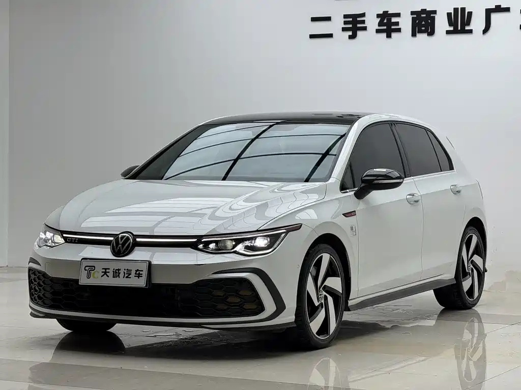 Volkswagen Golf GTI
