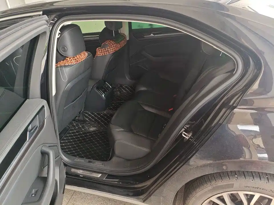 Volkswagen Phideon — миниатюра 8