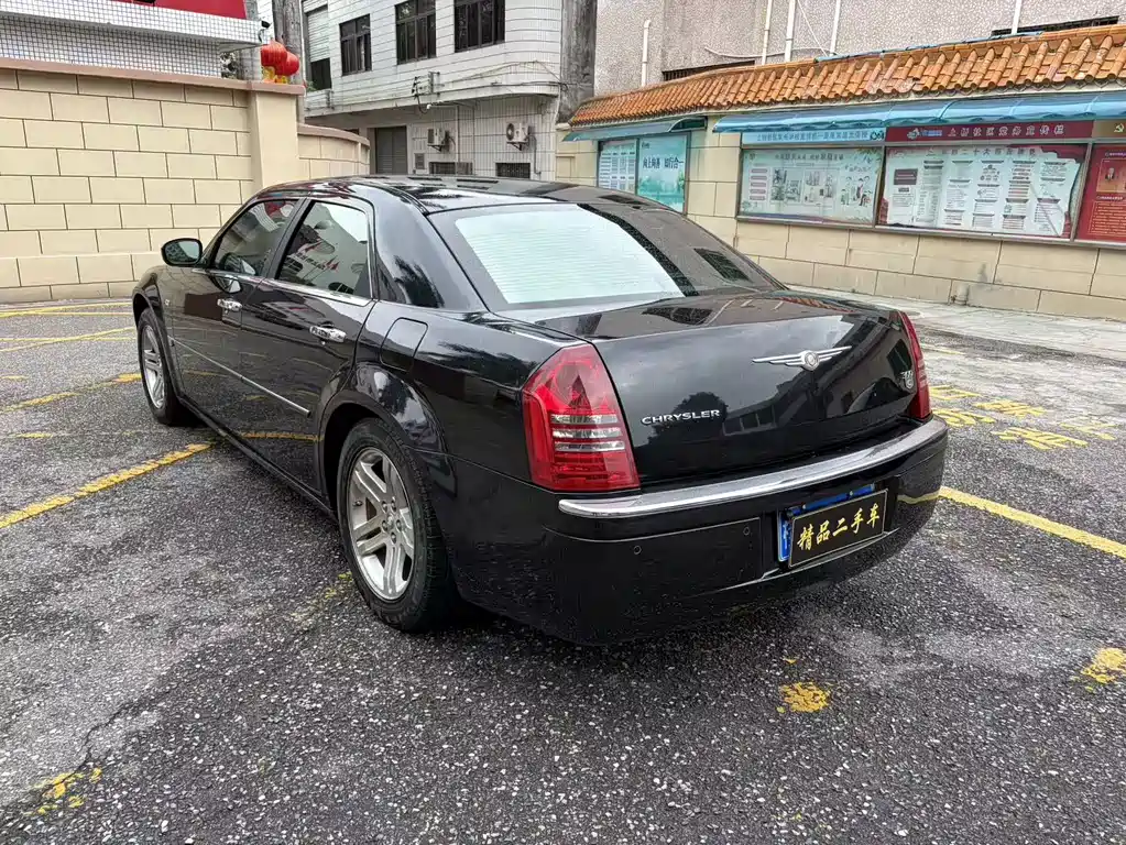 Chrysler 300C — миниатюра 7