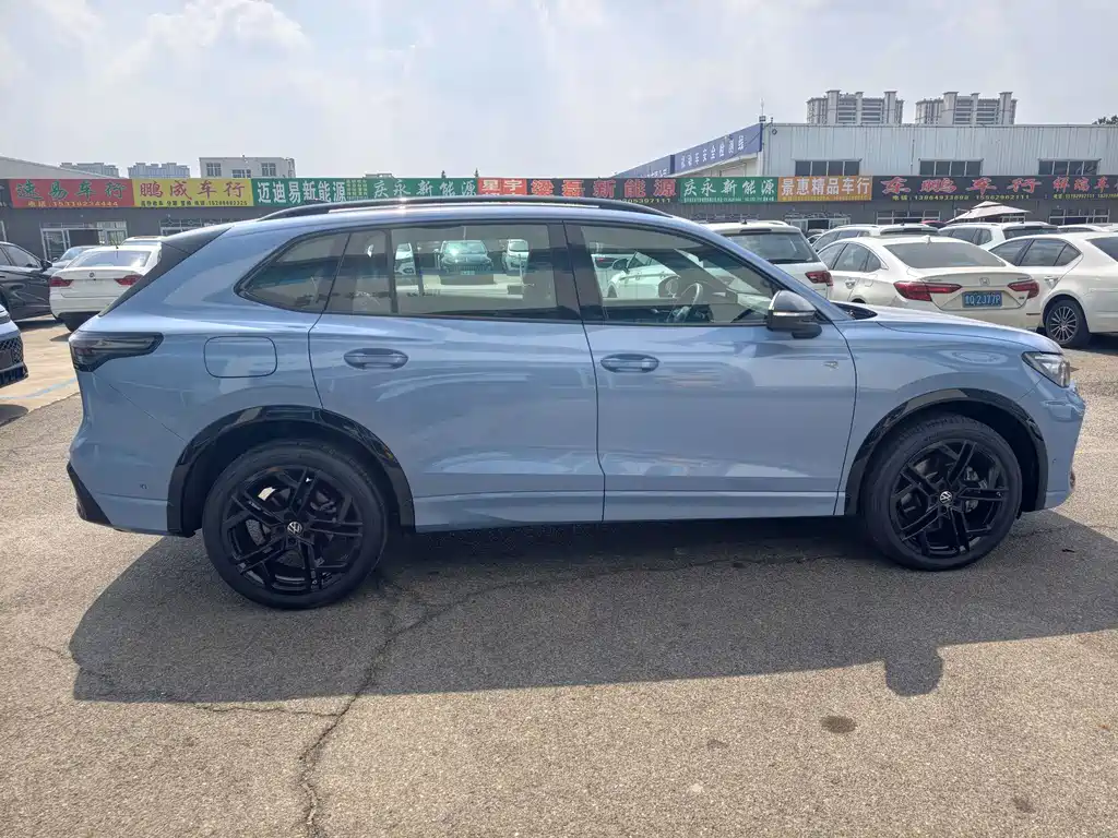 Volkswagen Tiguan L — миниатюра 5