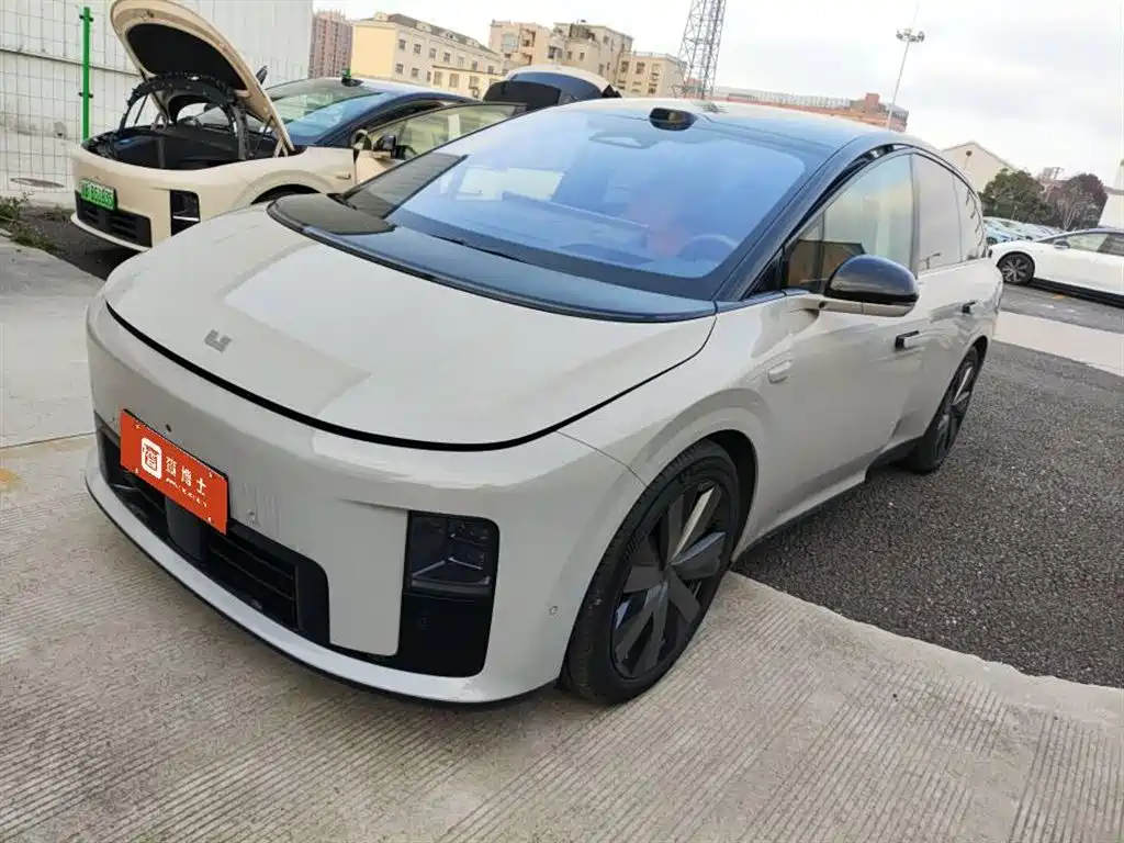 Li Auto 理想i8 2025