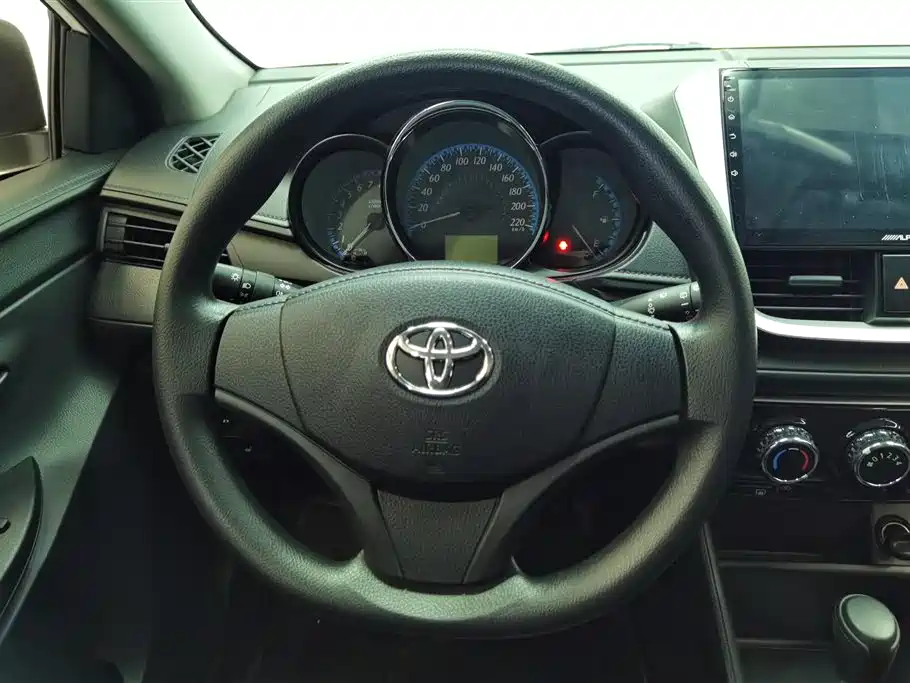 TOYOTA YARIS L ZHIXUAN