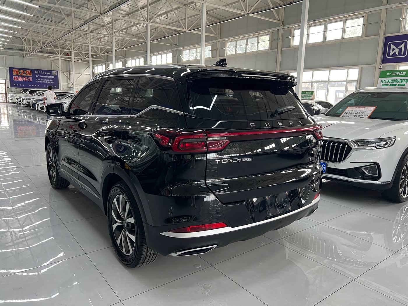 CHERY Tiggo 7 PLUS 1.5 л 2022 г. Чёрный, пробег 23000 км
