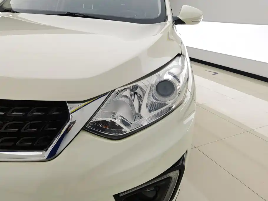 BAIC Senova X35 — миниатюра 5