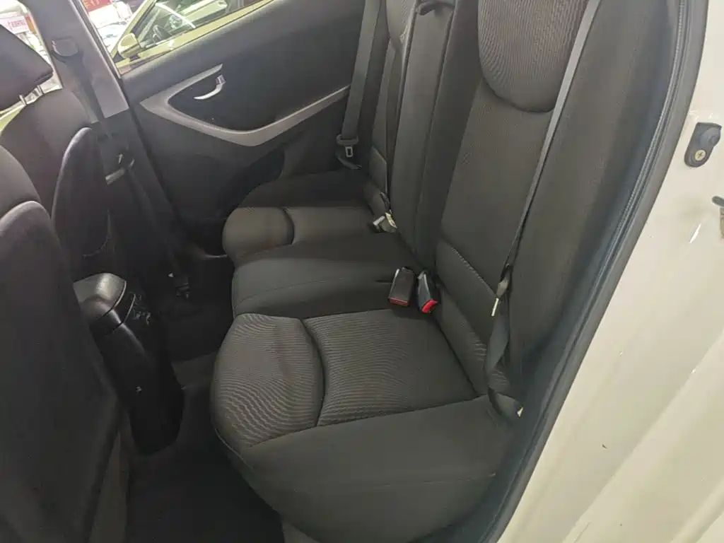 Hyundai Elantra Langdong — миниатюра 17