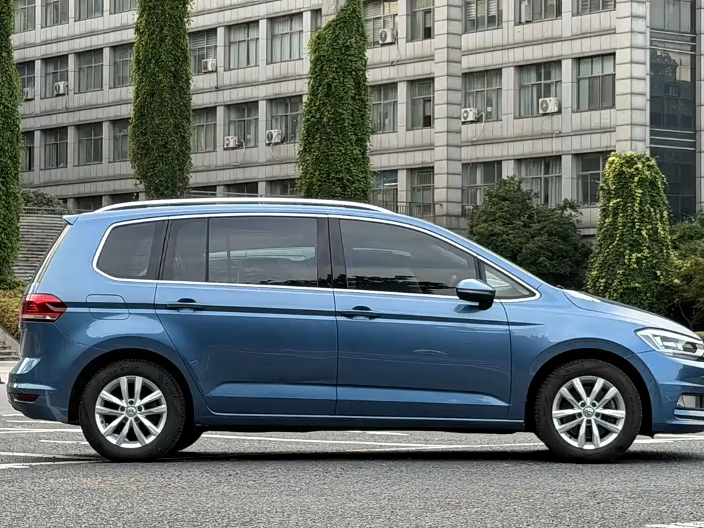 Volkswagen Touran — миниатюра 4