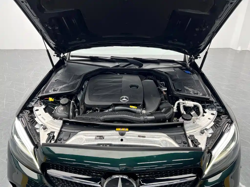 Mercedes-Benz C-Class — миниатюра 12