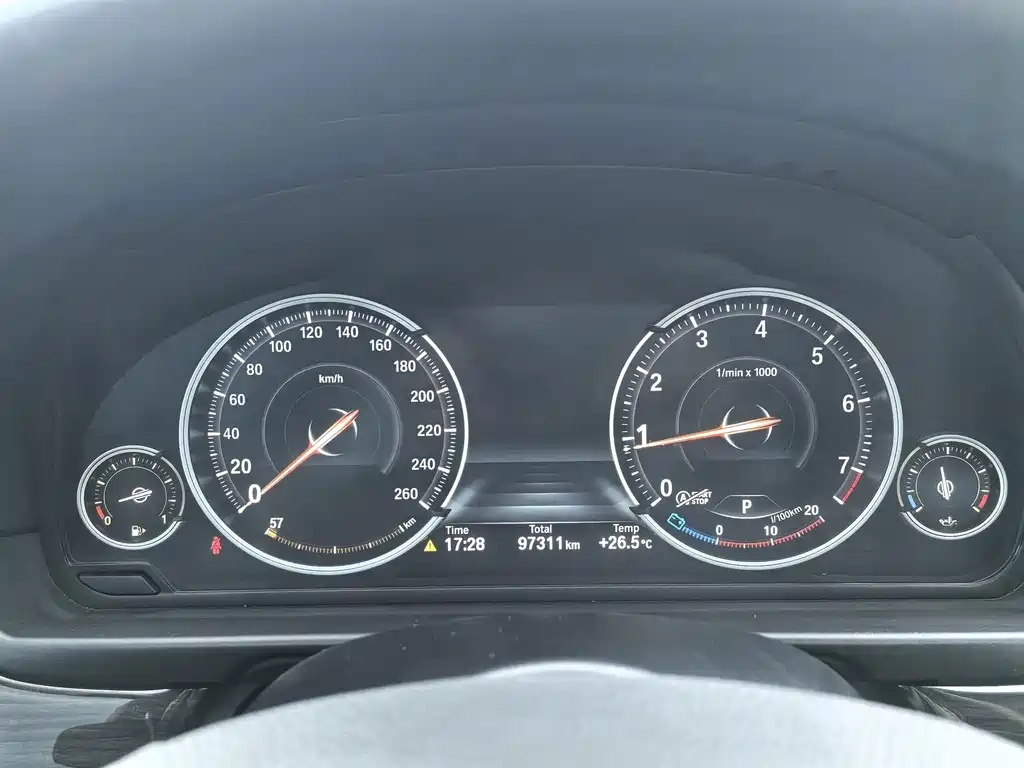 BMW 5 Series — миниатюра 13