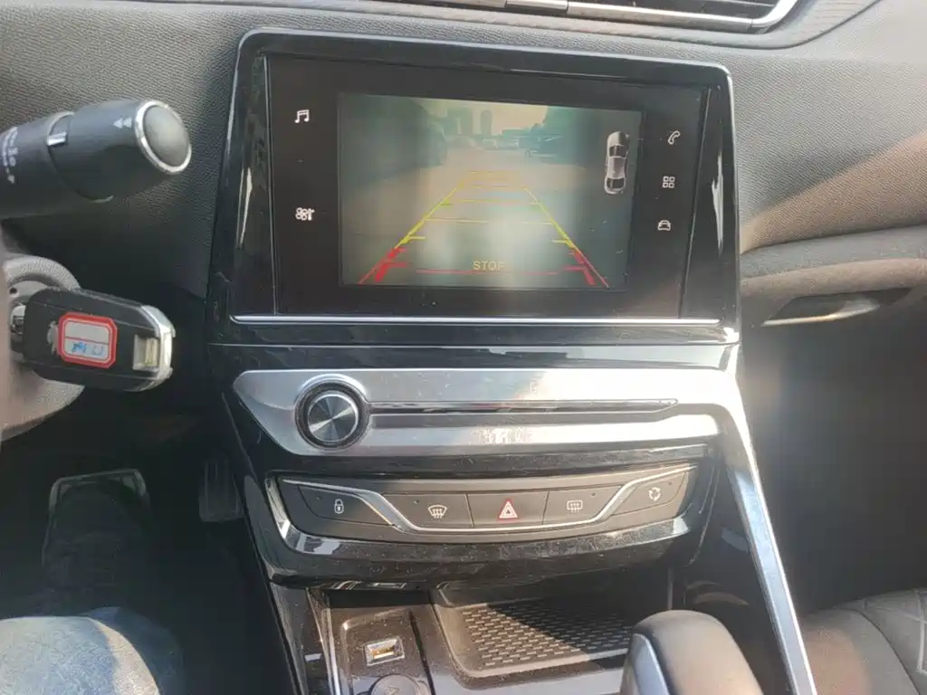 Peugeot 308 — миниатюра 13