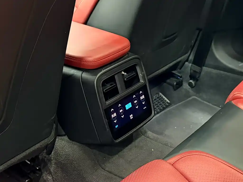Porsche Taycan — миниатюра 8